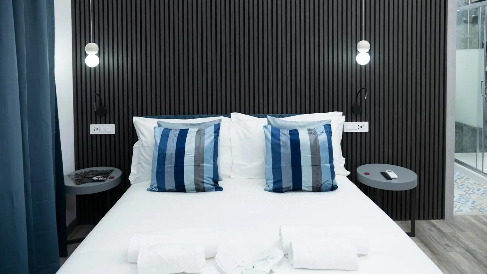 Bed & Breakfast Teulada Luxury Rooms Rome Italy