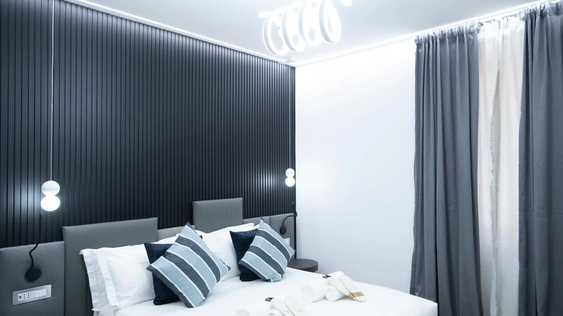Bed & Breakfast Teulada Luxury Rooms Rome Italy