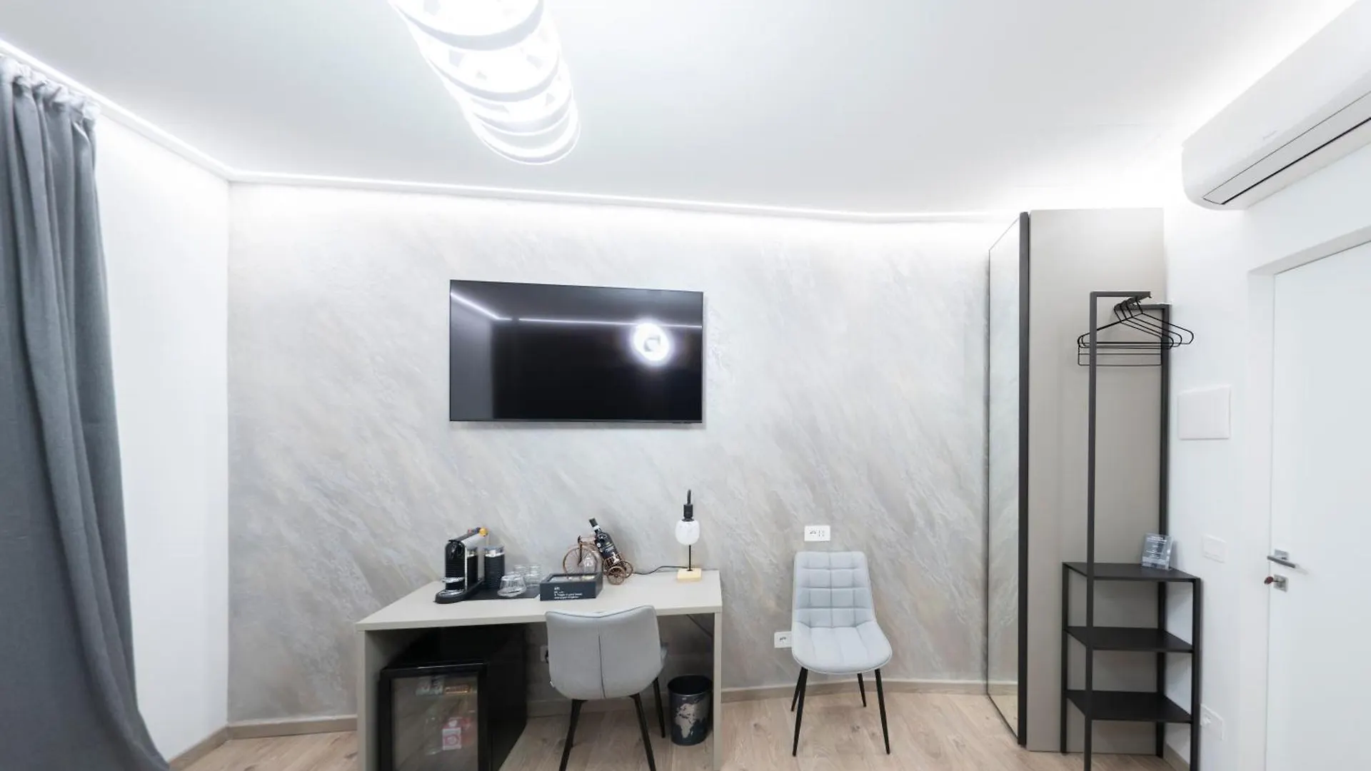 Teulada Luxury Rooms Rome Bed & Breakfast