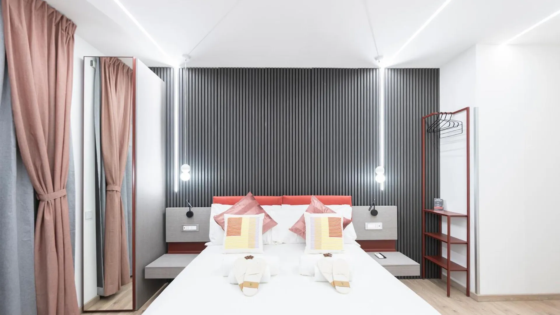 Teulada Luxury Rooms Rome Bed & Breakfast