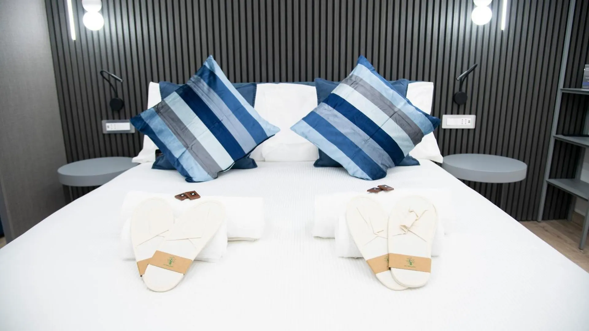 Teulada Luxury Rooms Rome Bed & Breakfast
