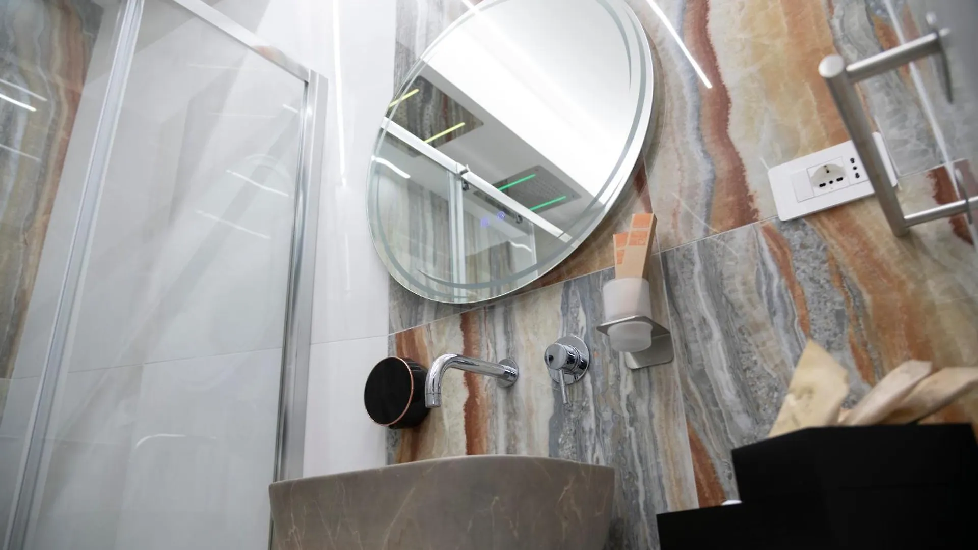 Bed & Breakfast Teulada Luxury Rooms Rome