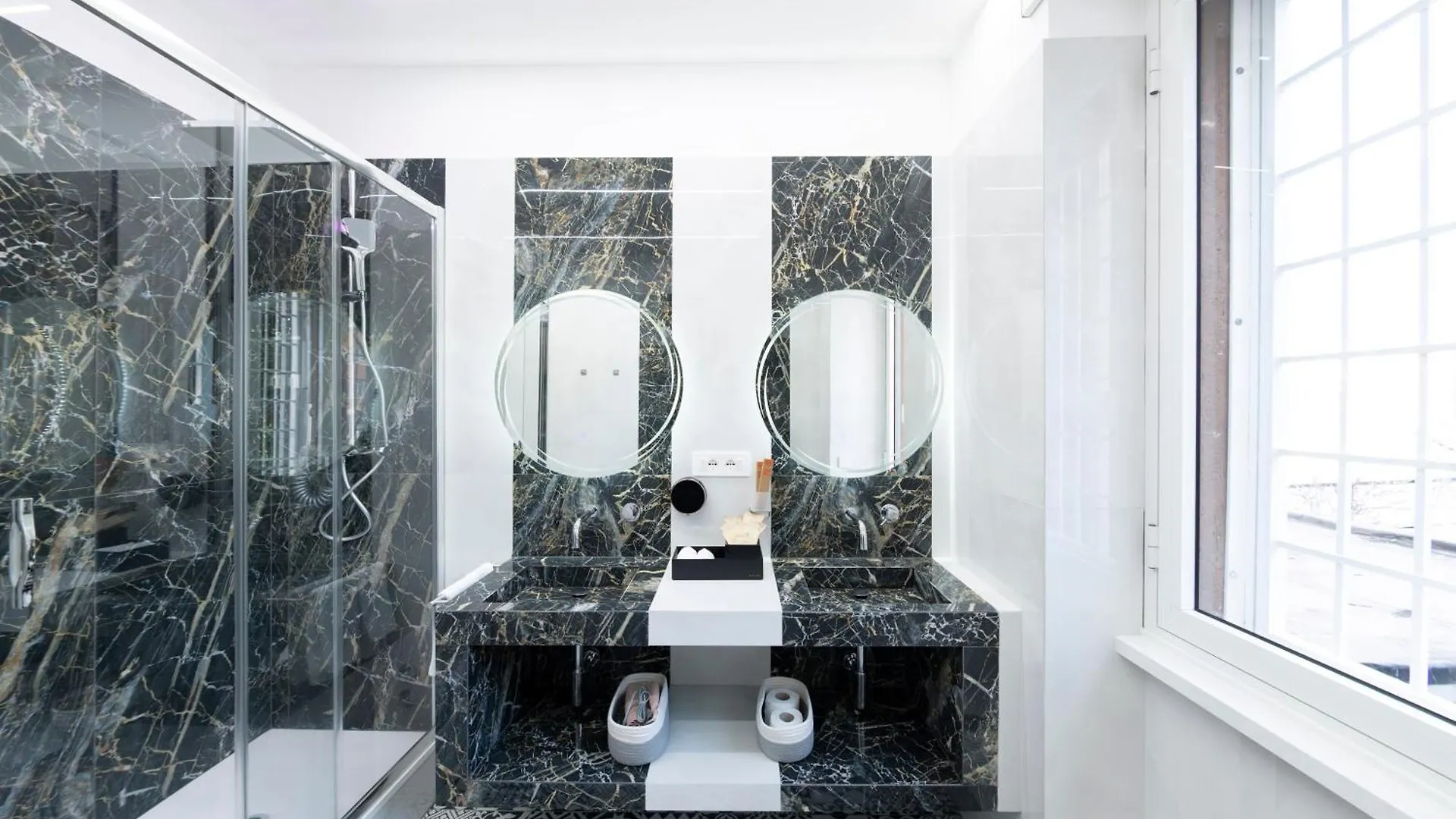 Bed & Breakfast Teulada Luxury Rooms Rome