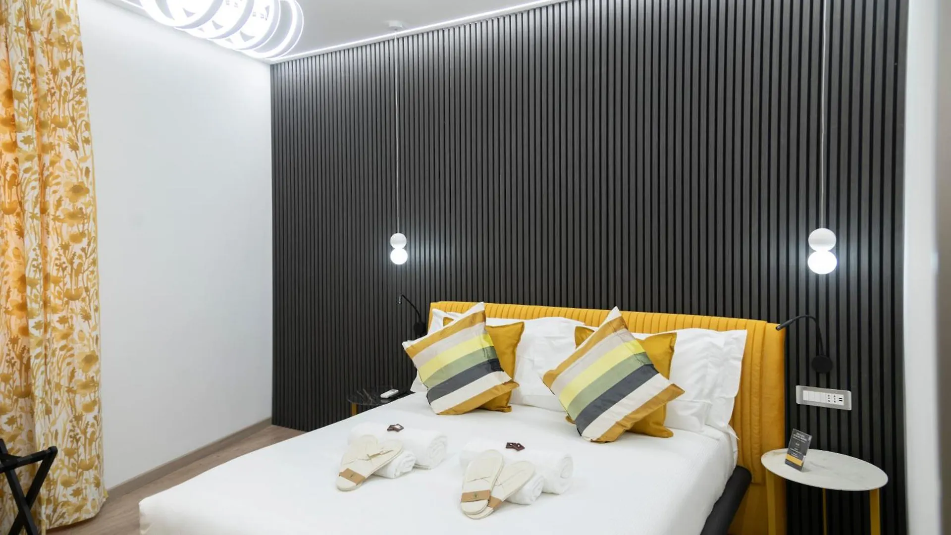 Bed & Breakfast Teulada Luxury Rooms Rome Italy